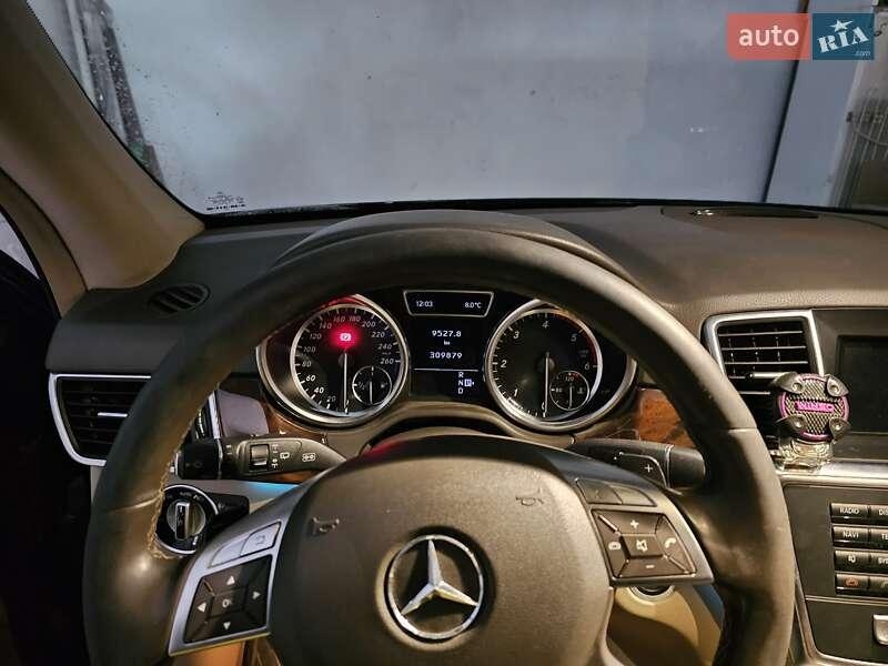 Mercedes-Benz M-Class 2012