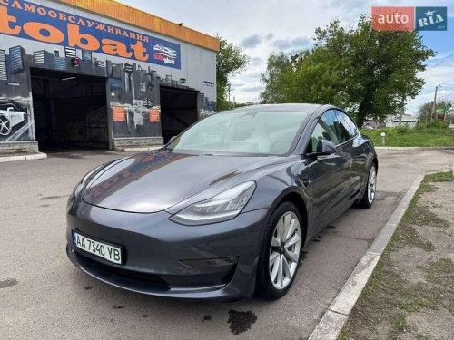 Tesla Model 3 2020