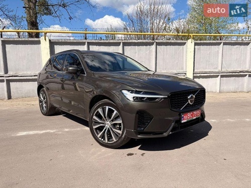 Volvo XC60 2022
