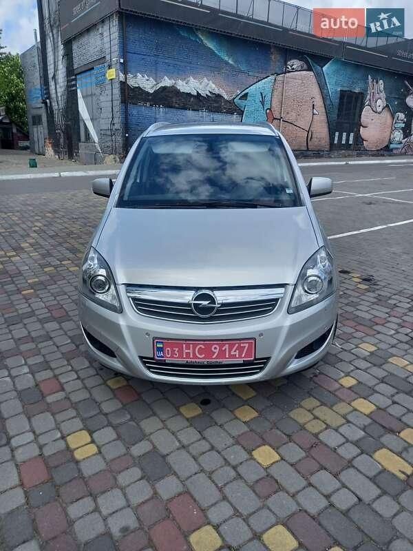 Opel Zafira 2012