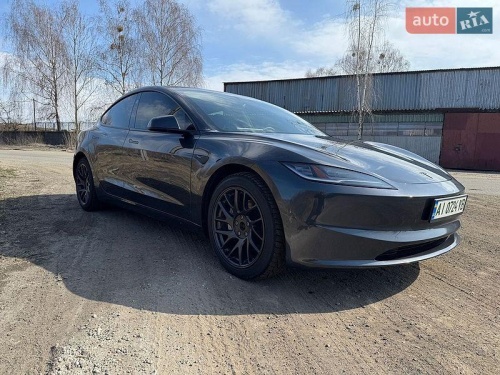 Tesla Model 3 2024