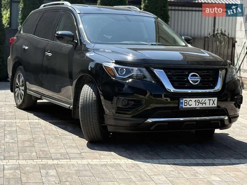 Nissan Pathfinder 2018