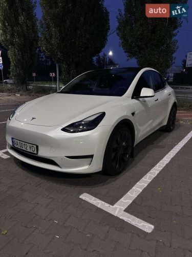 Tesla Model Y 2023