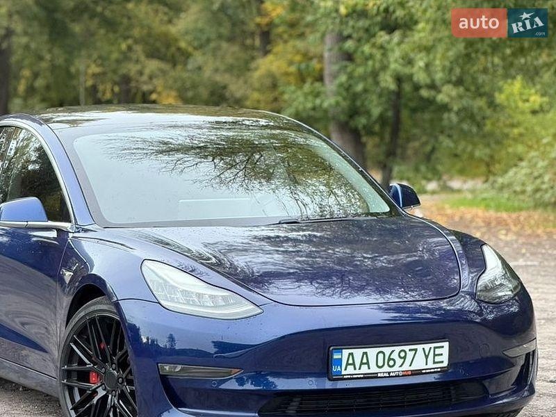 Tesla Model 3 2020