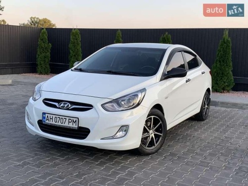 Hyundai Accent 2013