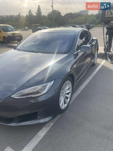 Tesla Model S 2017