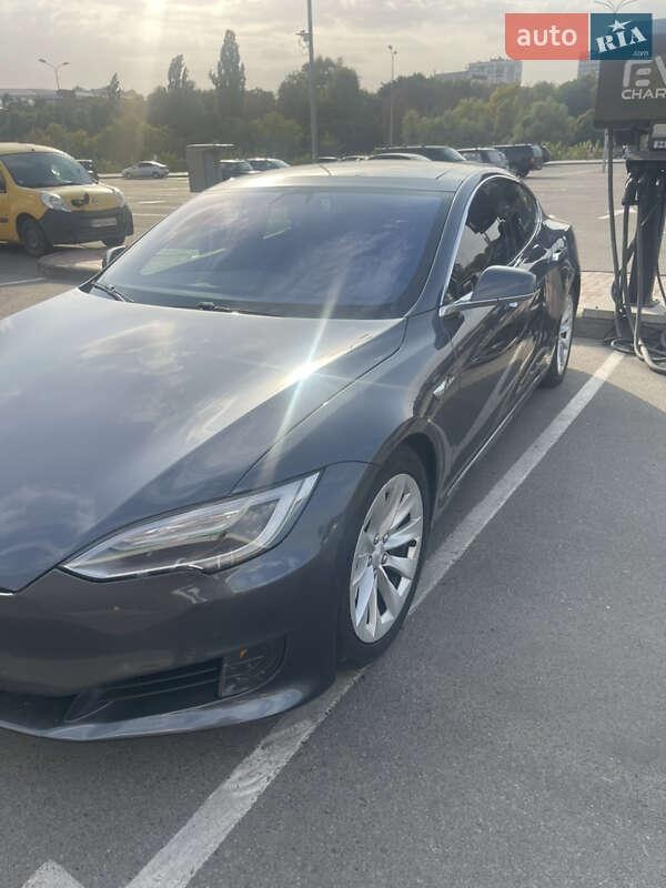 Tesla Model S 2017