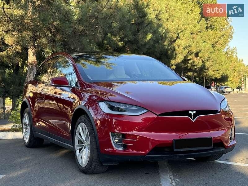 Tesla Model X 2018