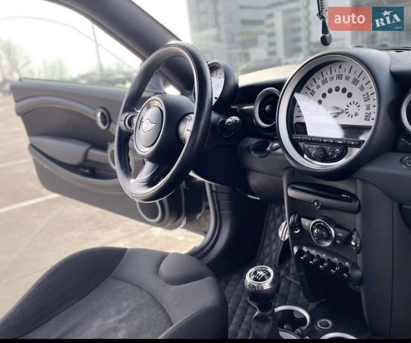 MINI Cooper 2011