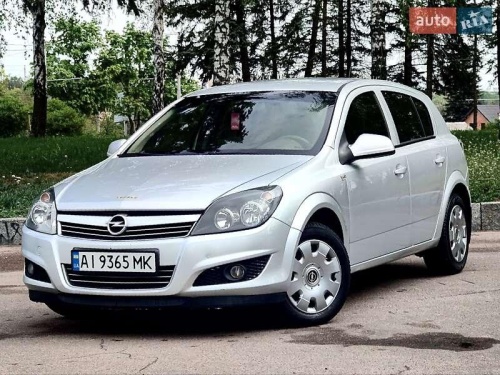 Opel Astra 2011