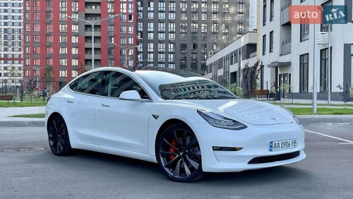 Tesla Model 3 2020