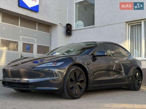 Tesla Model 3 2024