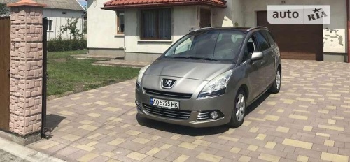 Peugeot 5008 2011