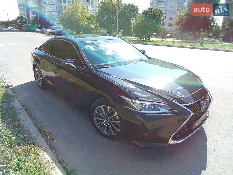 Lexus ES 2021