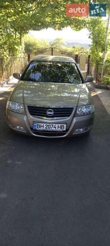 Nissan Almera 2010