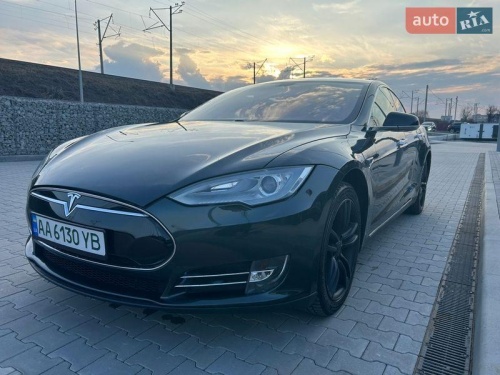Tesla Model S 2013