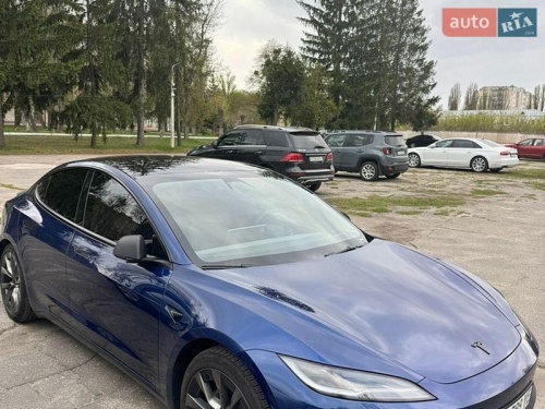Tesla Model 3 2024