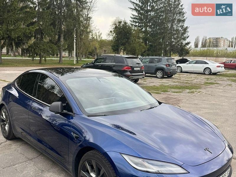 Tesla Model 3 2024