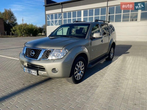 Nissan Pathfinder 2011