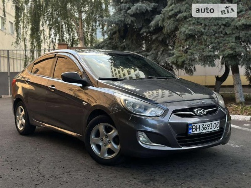 Hyundai Accent 2011