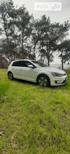 Volkswagen e-Golf 2015