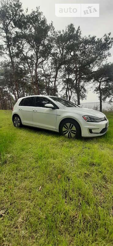 Volkswagen e-Golf 2015