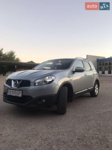 Nissan Qashqai+2 2010