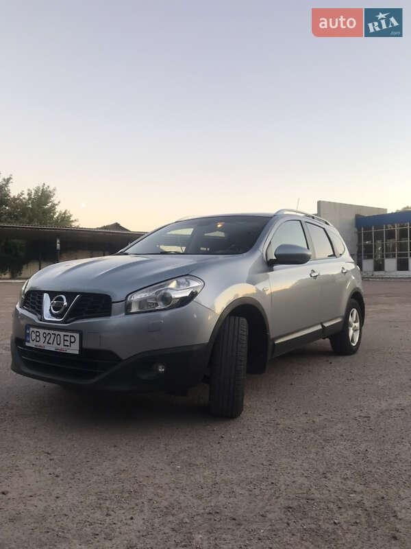 Nissan Qashqai+2 2010