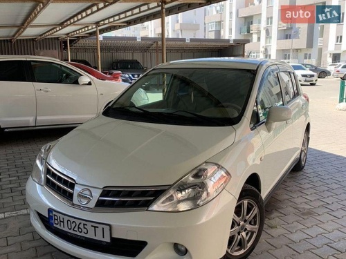Nissan TIIDA 2010