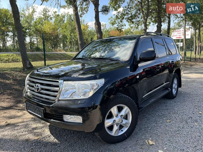 Toyota Land Cruiser 2011