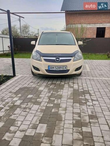 Opel Zafira 2011