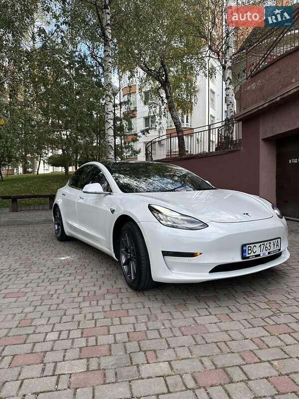 Tesla Model 3 2020