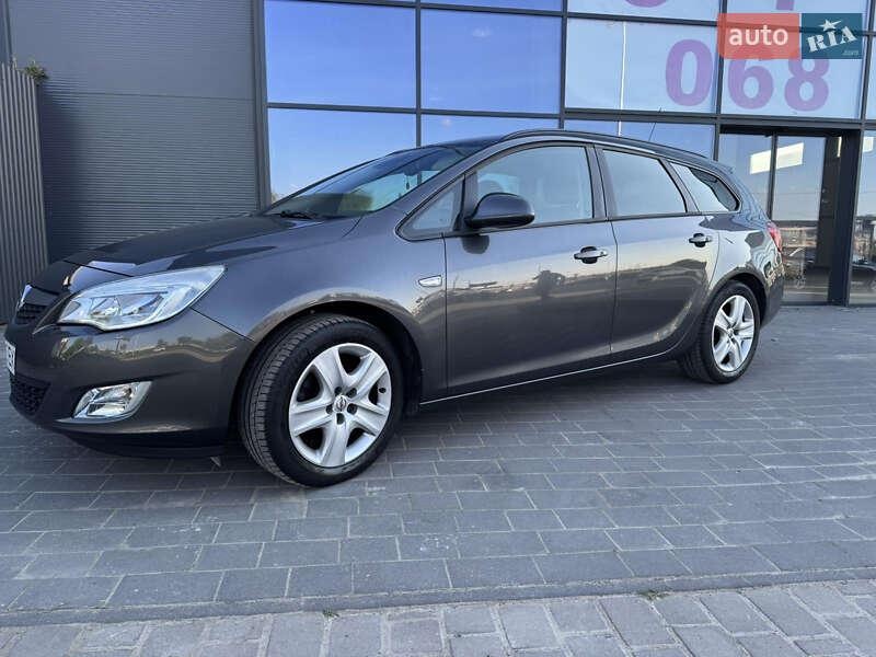 Opel Astra 2011
