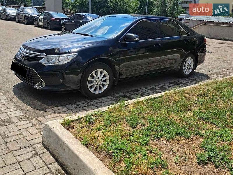 Toyota Camry 2015