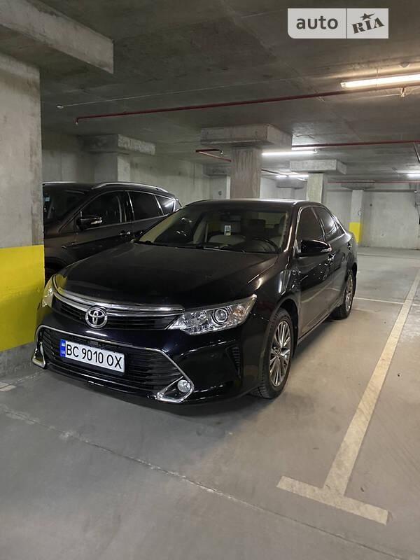 Toyota Camry 2016