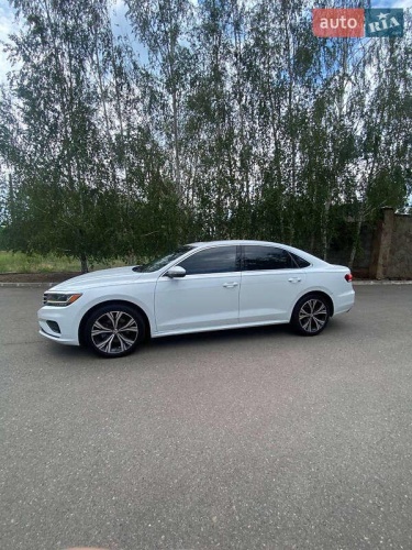Volkswagen Passat 2021