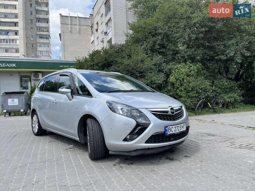 Opel Zafira 2016