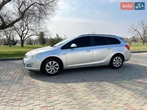 Opel Astra 2011