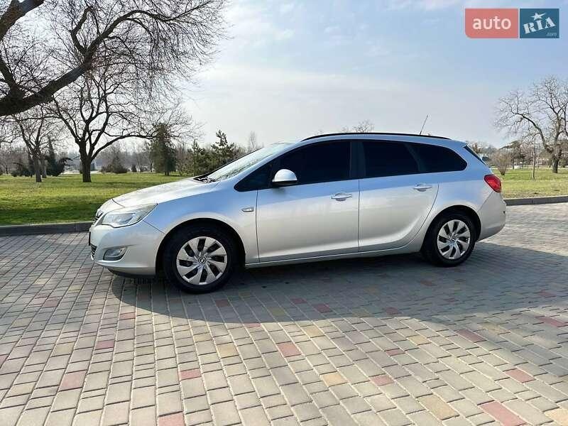 Opel Astra 2011
