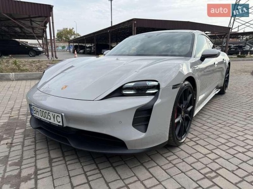 Porsche Taycan 2022