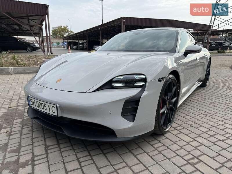 Porsche Taycan 2022