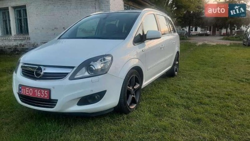 Opel Zafira 2011