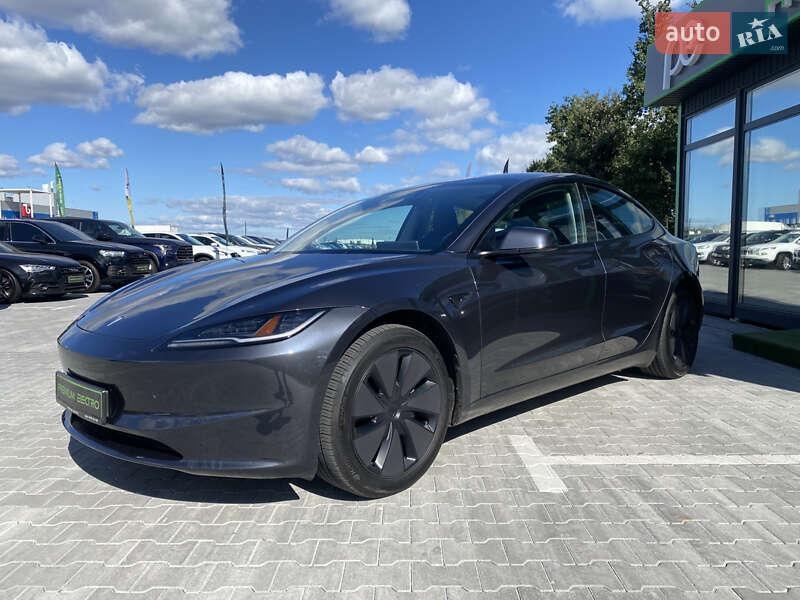 Tesla Model 3 2024