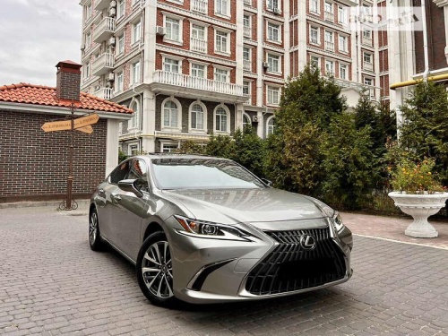 Lexus ES 2022