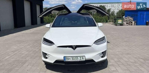 Tesla Model X 2020