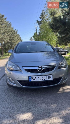 Opel Astra 2011