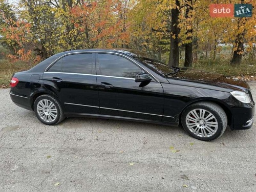 Mercedes-Benz E-Class 2011