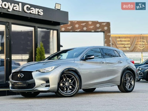 Infiniti Q30 2016