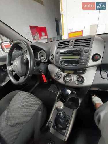 Toyota RAV4 2010