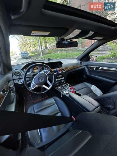 Mercedes-Benz C-Class 2011